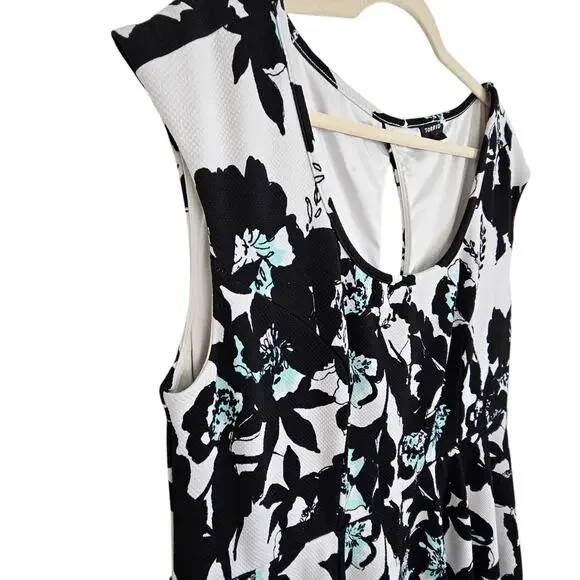 Torrid Dress Knee Length Dress Floral Dress Fit Flare Dress 2X Black White - Picture 4 of 7